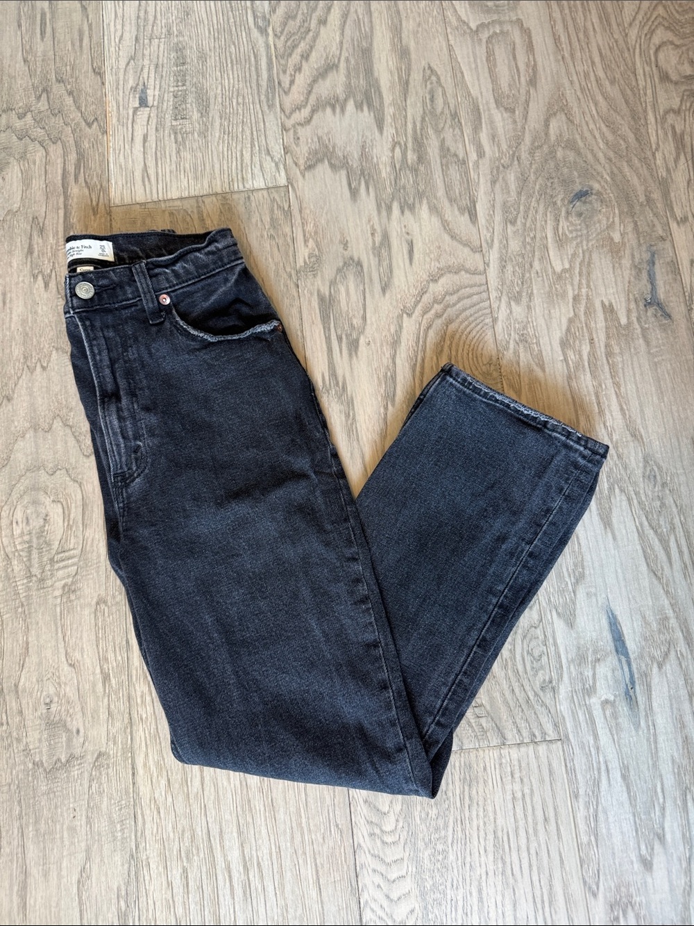 Abercrombie & Fitch Ultra High-Rise Ankle Straight Black Jeans